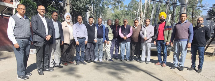 1978 बैच के पूर्व छात्रों ने अपने अल्मा मेटर पीईसी का दौरा किया